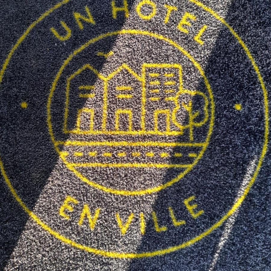 Un Hotel En Ville Ла Рошел Екстериор снимка